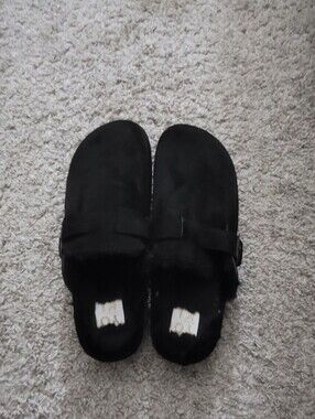Black Faux Fur Slip-On Clogs Size 8